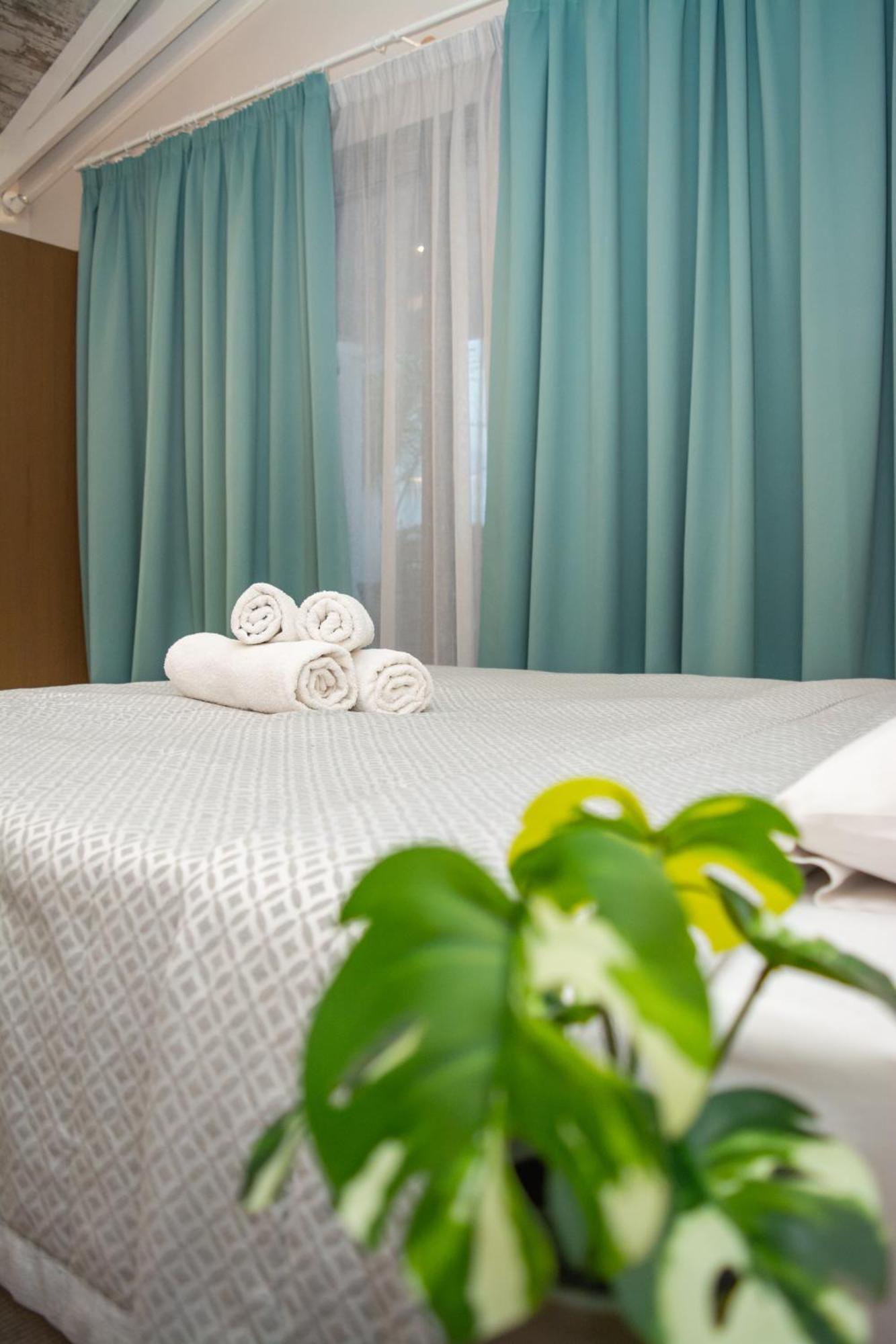 Hotel Golden Sun Néa Meságkala 외부 사진